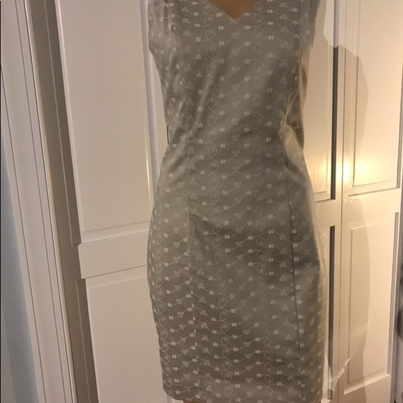Dress - Picture 3 of 6